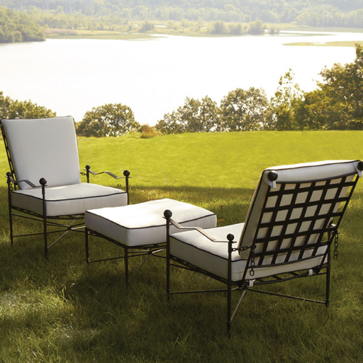 AMALFI LOUNGE CHAIR IN EPOXY COATED STEEL