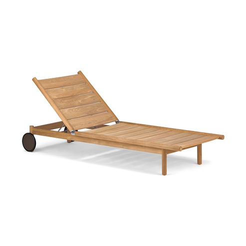 TIBBO BEACH CHAIR IN TEAK WITH WHEELS