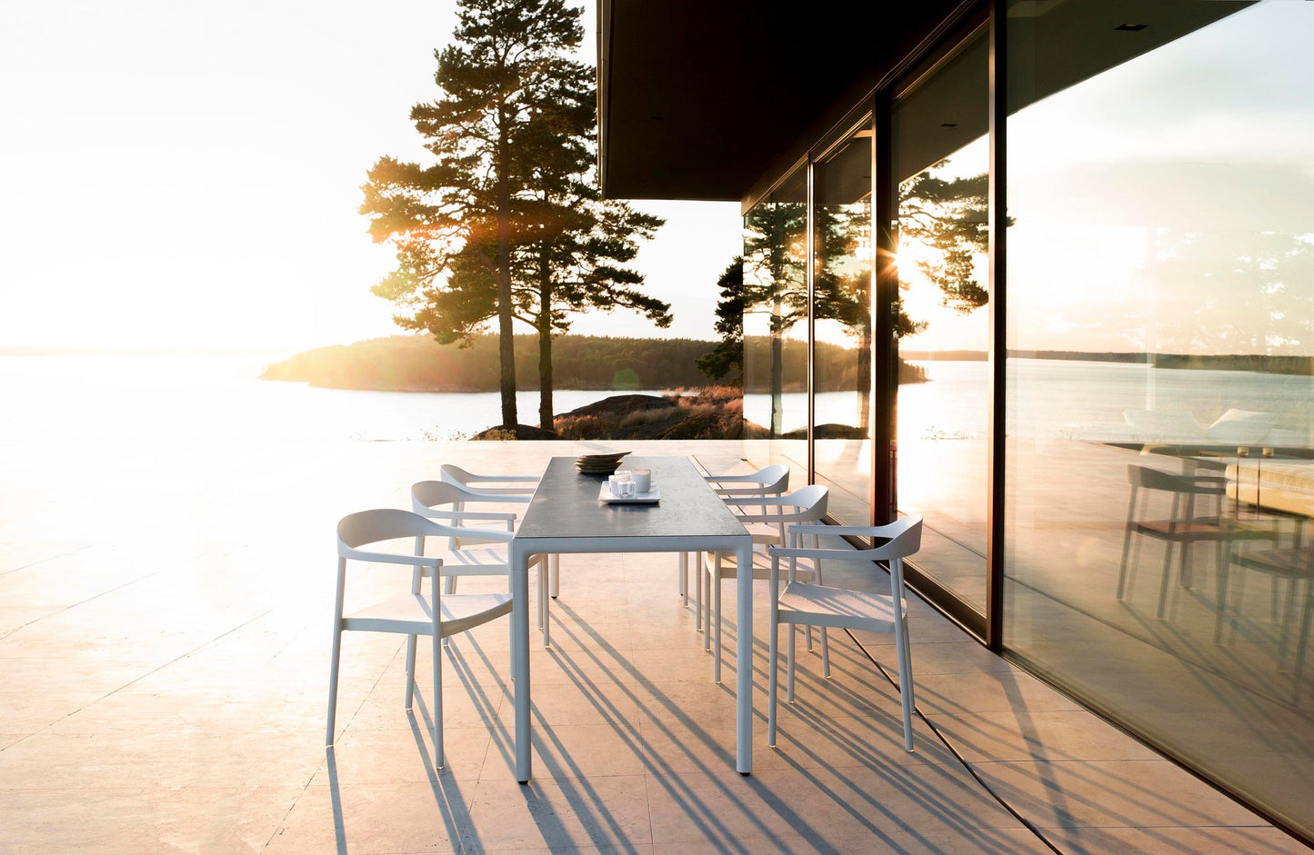 ILLUM 83.5x39.5 DINING TABLE / ALUMINUM BASE / CERAMIC TOP