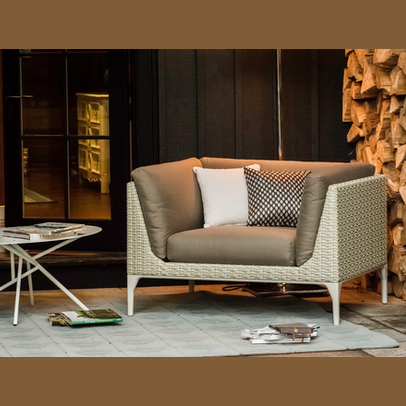 MU LOUNGE CHAIR IN VULCANO
