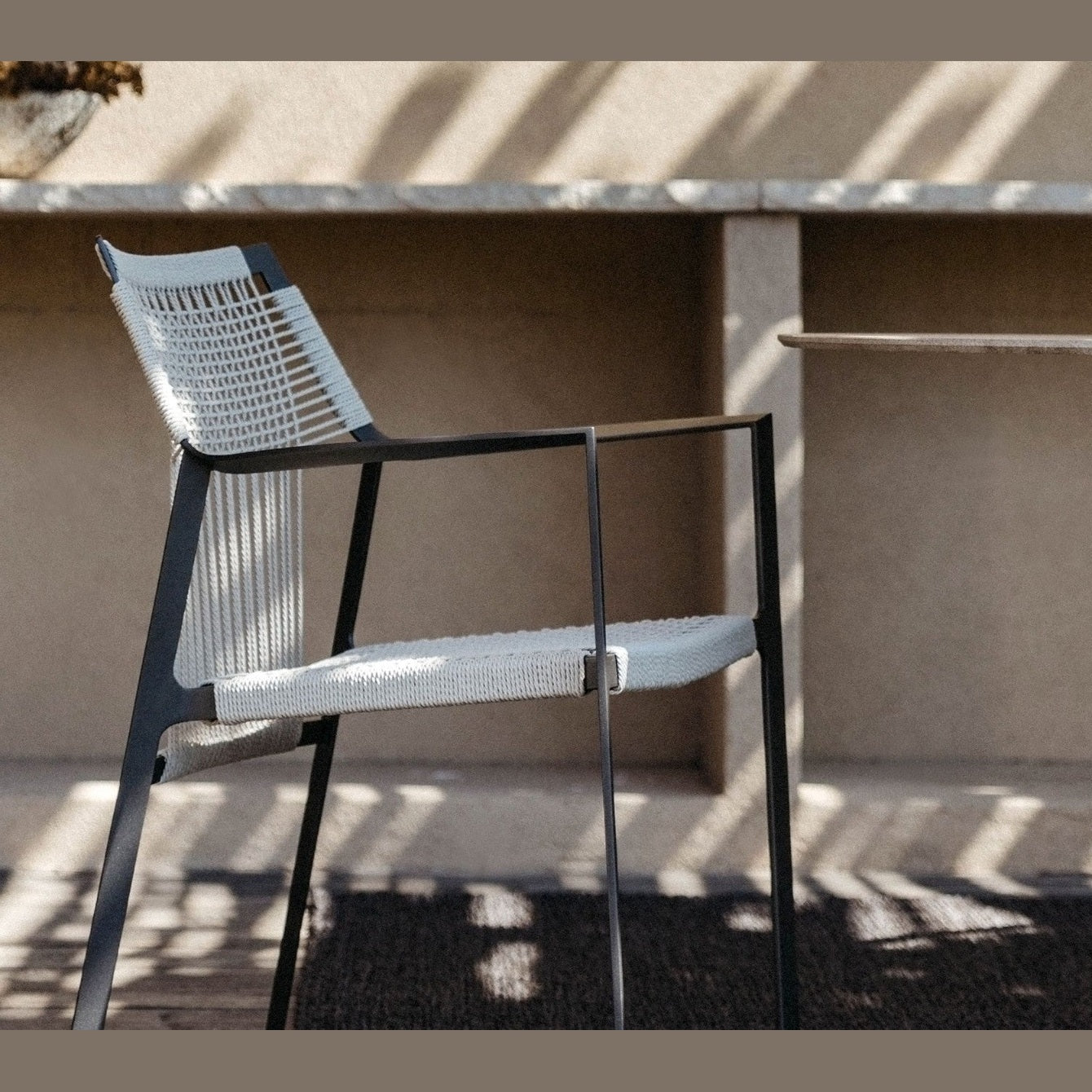 NODI ARM CHAIR - Kolo Collection