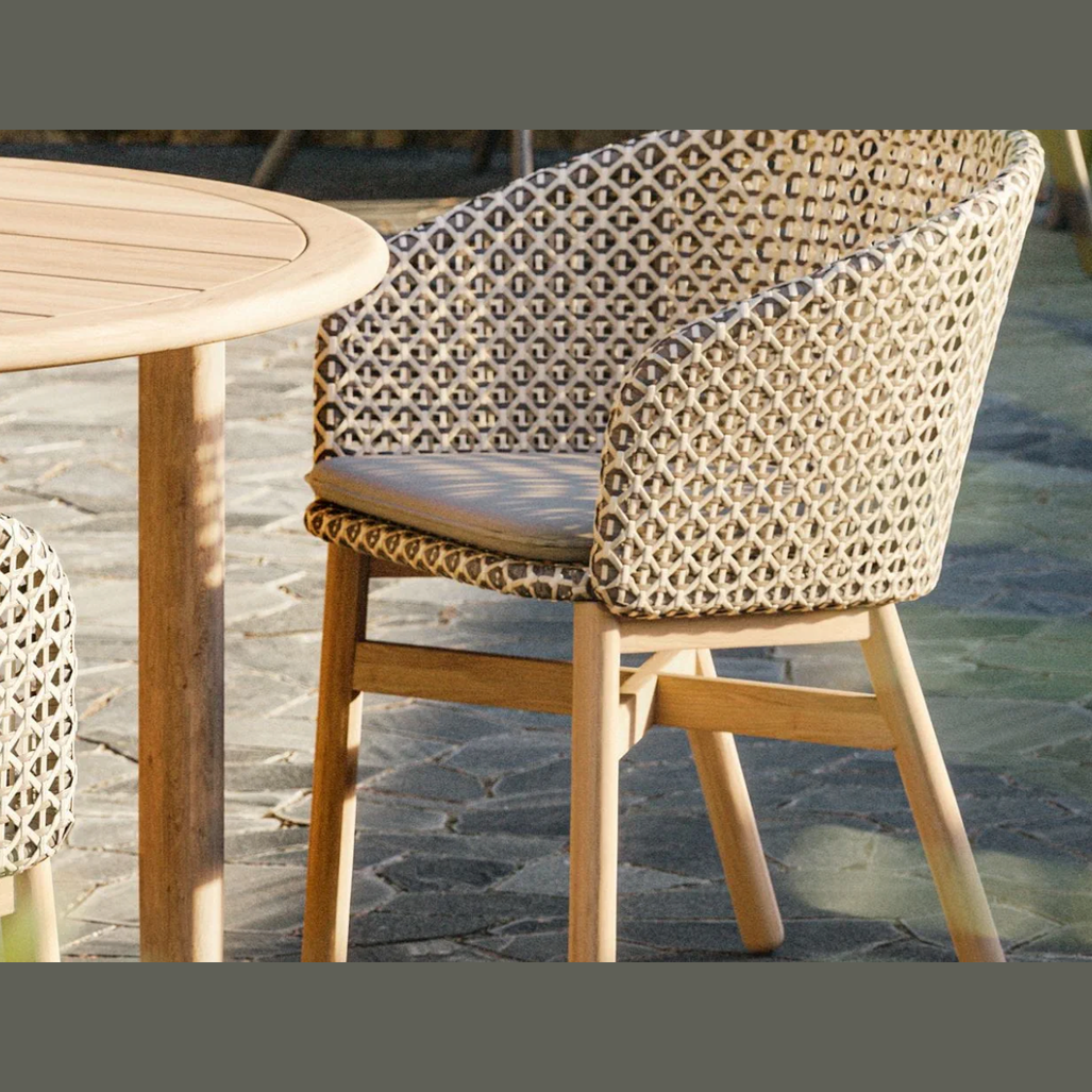 MBRACE ARMCHAIR W/TEAK BASE