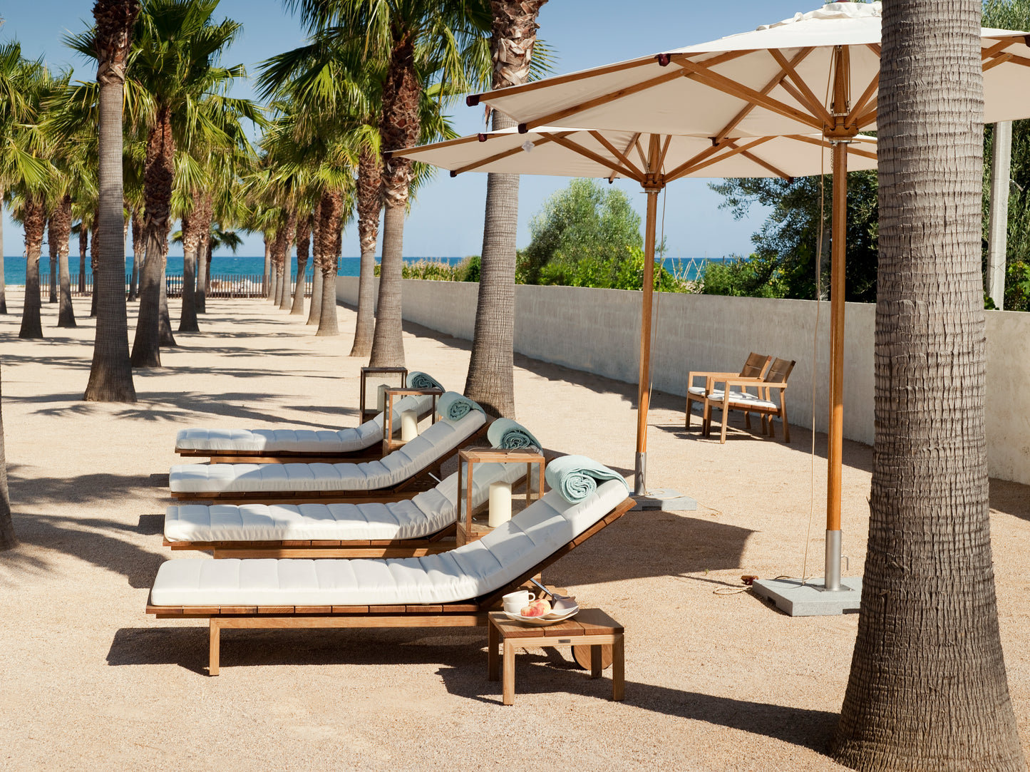 KOS TEAK LOUNGER, ADJUSTABLE