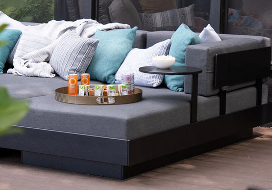 PLATFORM ONE SWIVEL TABLE