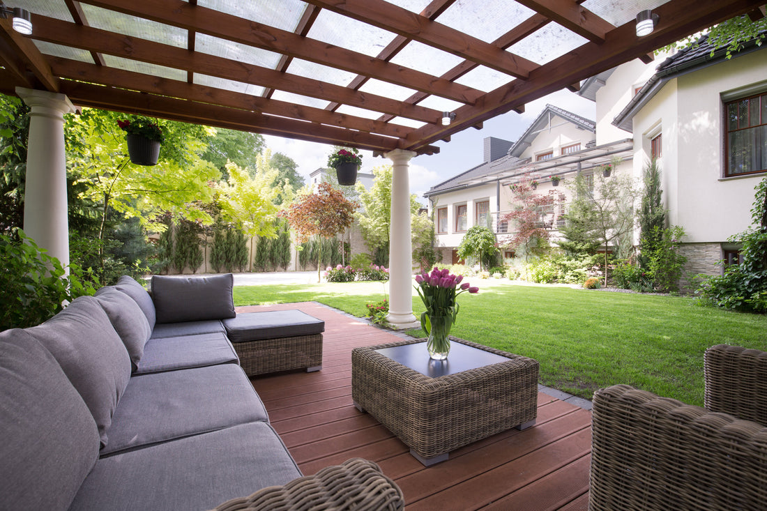 Backyard Hosting Tips: Furniture That Makes Gatherings Better