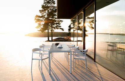 ILLUM DINING ARM CHAIR / ALUMINUM