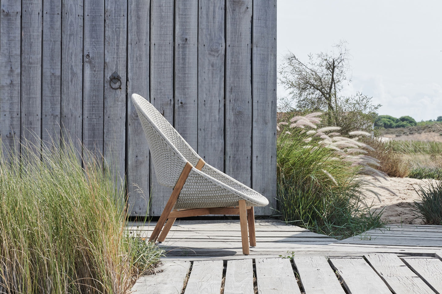 ELIO HIGH BACK LOUNGE CHAIR - LINEN WEAVE