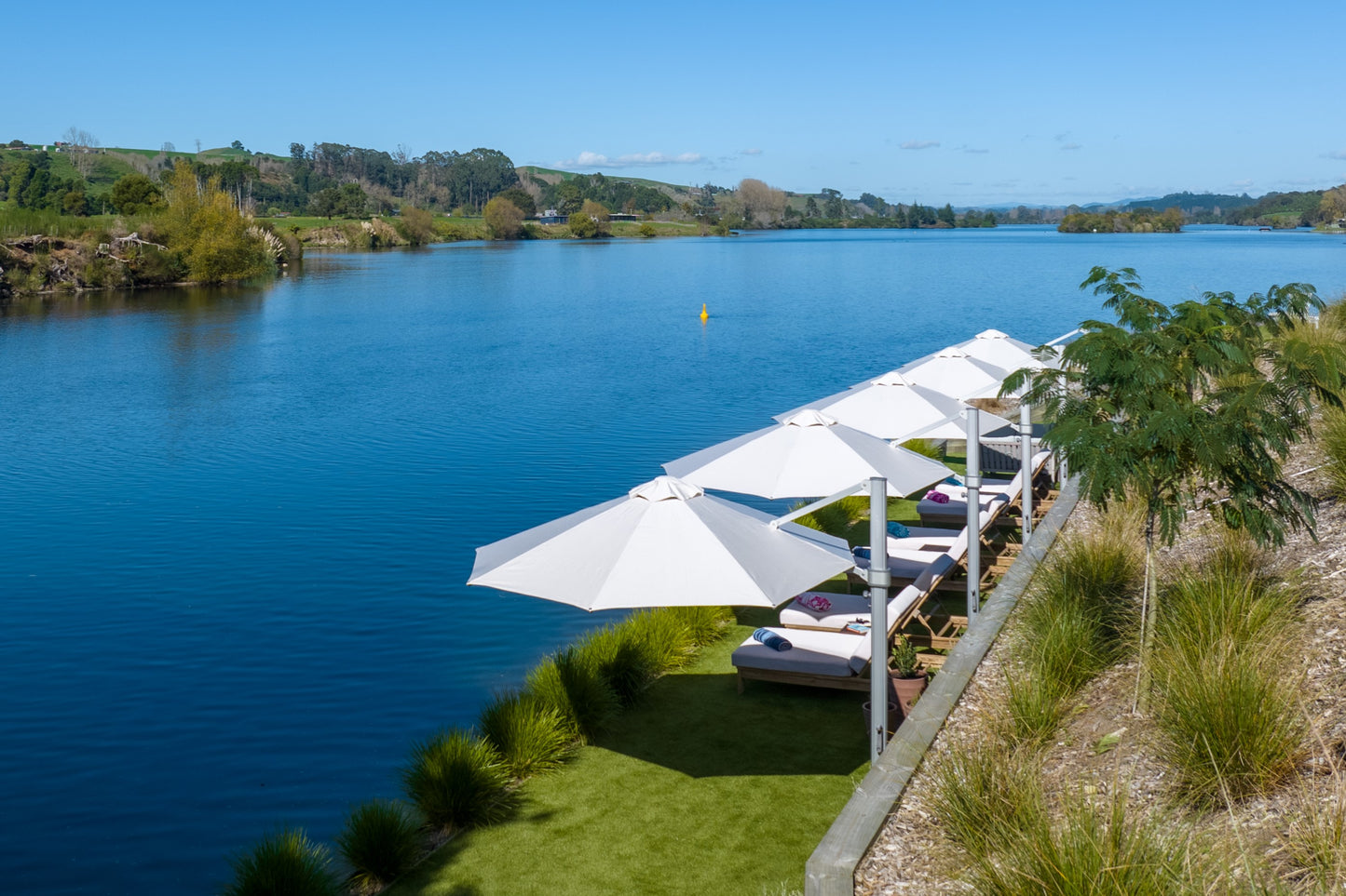 ECLIPSE 13 FT OCT CANTILEVER UMBRELLA / GRADE A+ / PREMIUM BK, BZ, CB, WH