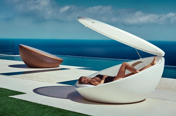 ULM DAYBED WITH CANOPY - Kolo Collection