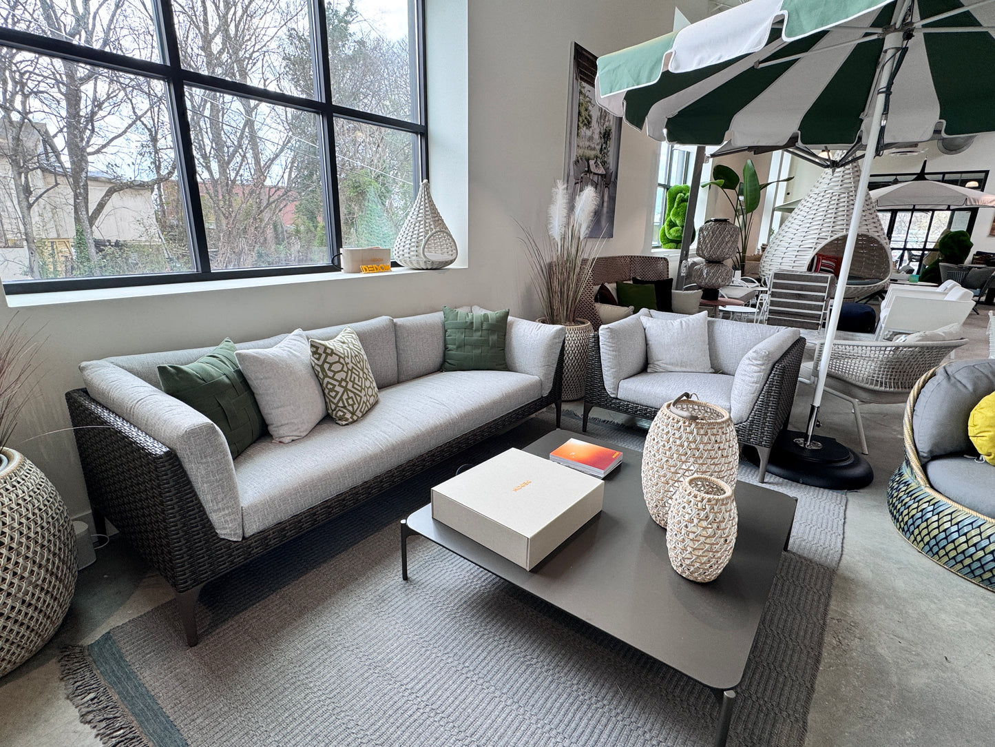 DEDON MU 4-SEATER + LOUNGE CHAIR
