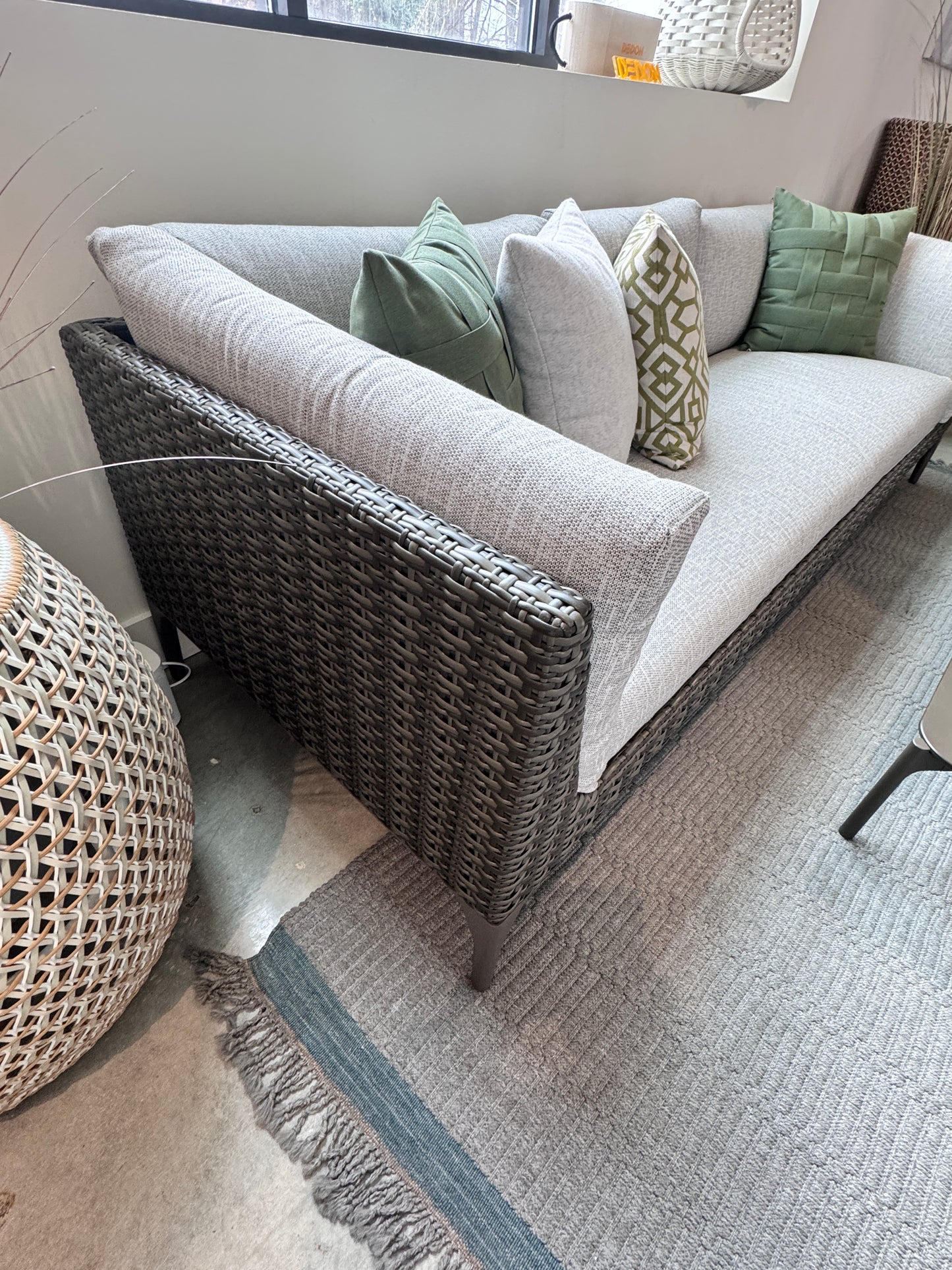 DEDON MU 4-SEATER + LOUNGE CHAIR
