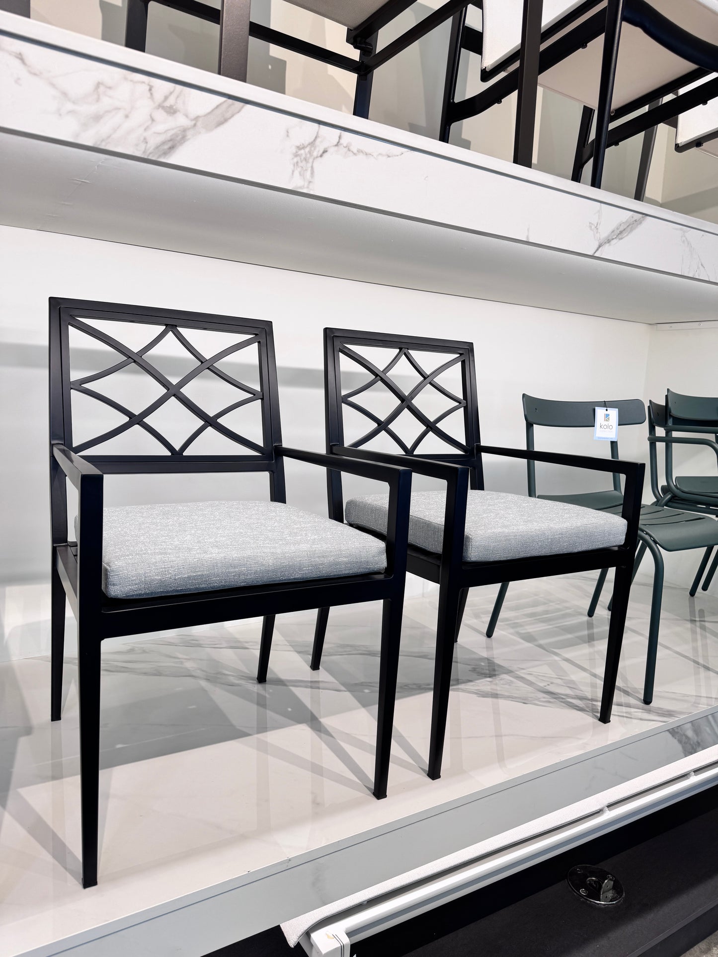 SUMMER CLASSICS ELEGANTE ALUMINUM ARM CHAIR