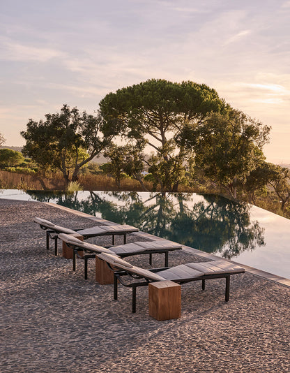 ILLUM LOUNGER CHAISE / ALUMINUM / BATYLINE