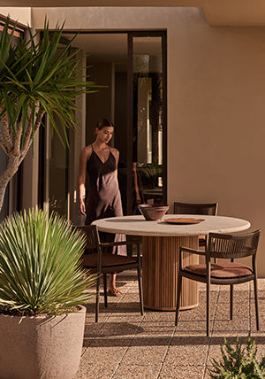 NAGOMI ARM CHAIR